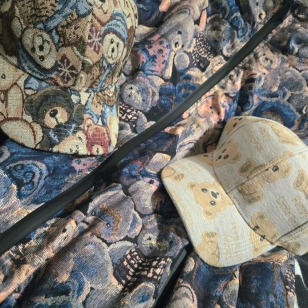 Men's Bear Pattern Jacket And Two Matching Bear H… - image 1